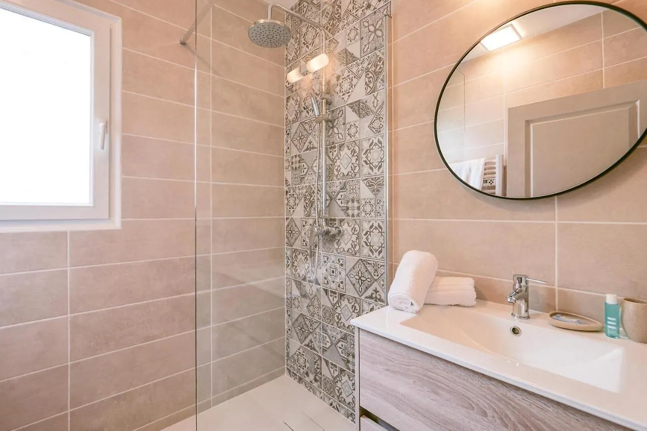 Ombre Des Pins A Saint Tropez XIX Apartment  Saint-Tropez
