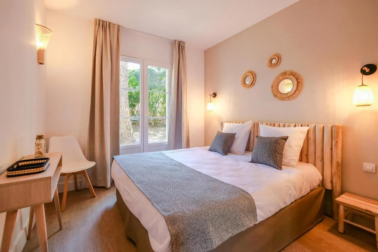 Ombre Des Pins A Saint Tropez XIX Apartment 0*, Saint-Tropez