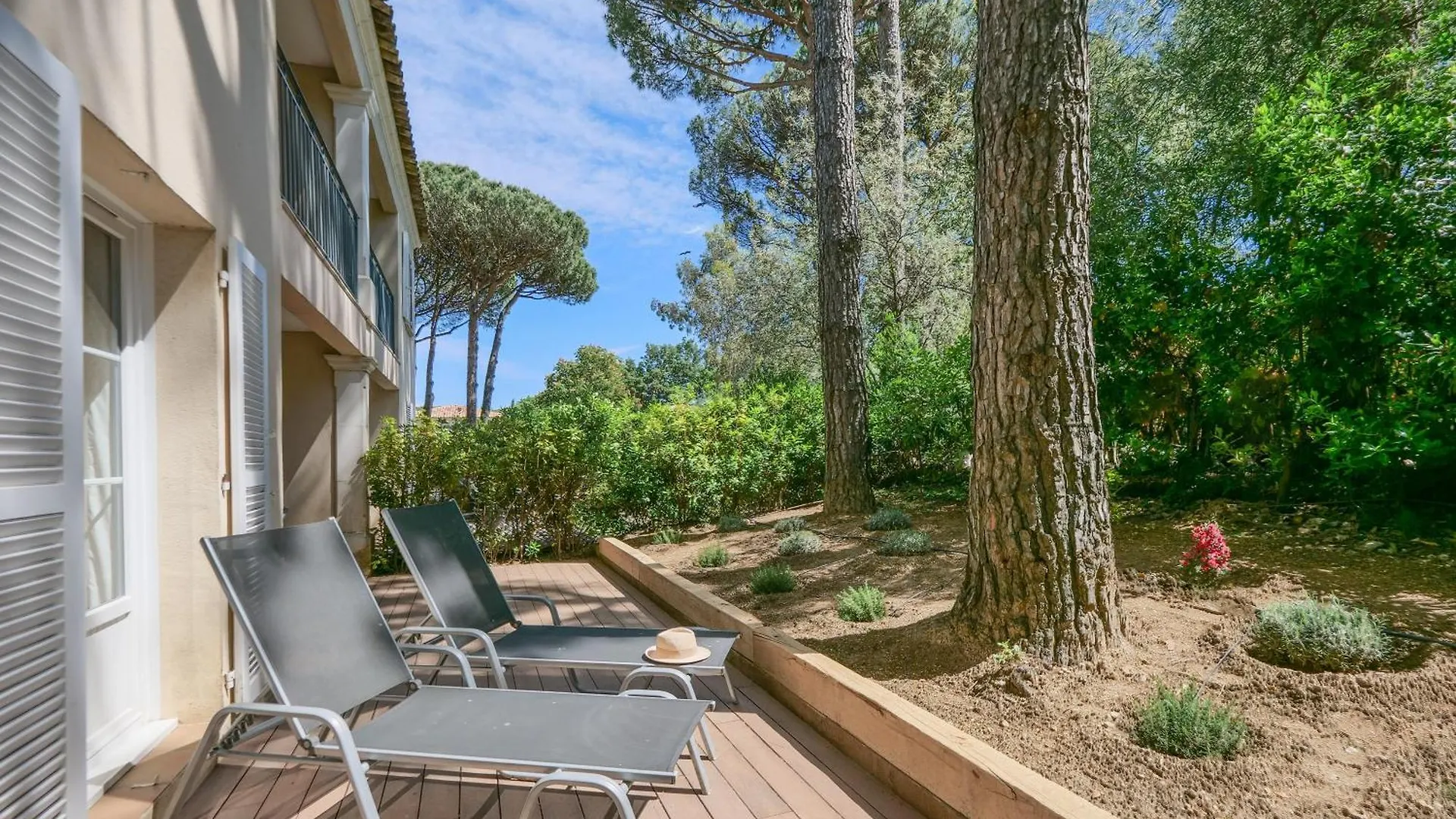 Ombre Des Pins A Saint Tropez XIX Apartment