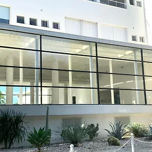Elegant Et Parking Dans Batiment Historique Saint-Tropez